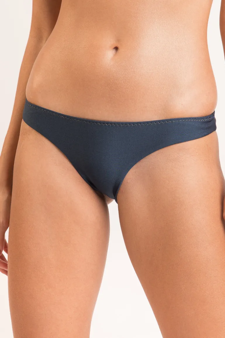 Bottom Shark Essential